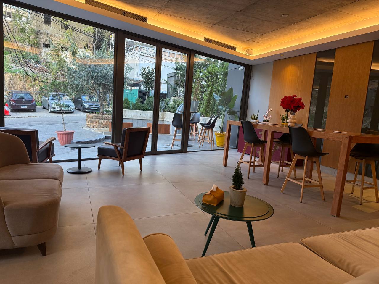 Lobby lounge